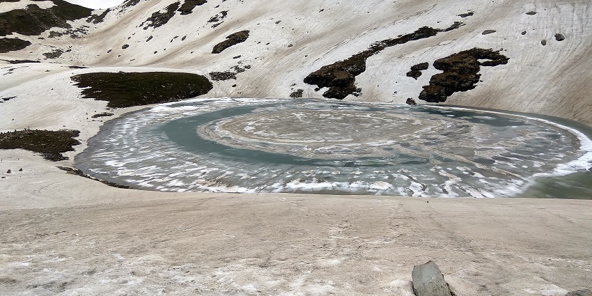 Bhrigu Lake is an alpine water body with spectacular views of the mountains near this hill station