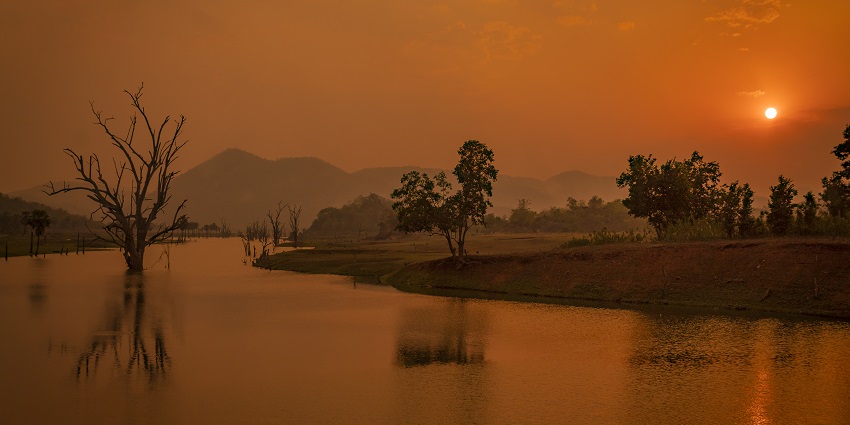 Sunset view from the Bhupathipalem Reservoir which is the best place to visit in maredumilli