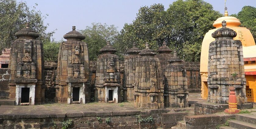 Bhuvaneshwari Temple in Jharkhand is one of the sacred spots here where tourists can head to