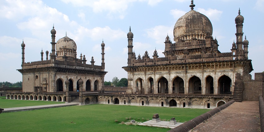 A view of historical ruins of Bijapur And it is the best place to visit near Khajuraho.