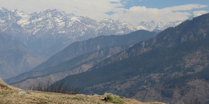 A serene view of Bijli Mahadev, one of the quaint tourist attractions in Himachal Pradesh.