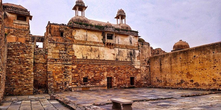 The landscape picture of the Bijolia Fort - one of the places to visit near Chittorgarh.