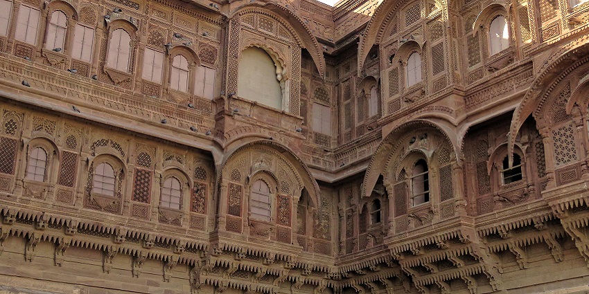 Bikaji Ki Tekri offers serene city views and rich heritage, one of the top Bikaner forts.