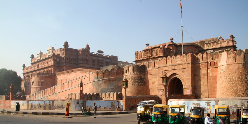 Junagarh Fort is a blend of stunning architecture and historical exhibits in Bikaner.