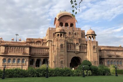 The front view of the Laxmi Niwas palace, one of the best places to visit in Bikaner.