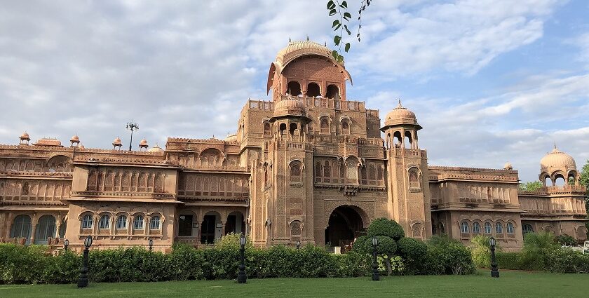 The front view of the Laxmi Niwas palace, one of the best places to visit in Bikaner.