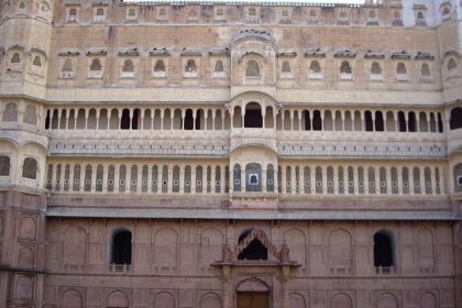 Bikaner forts blend Rajput, Mughal, and British architectural styles altogether.