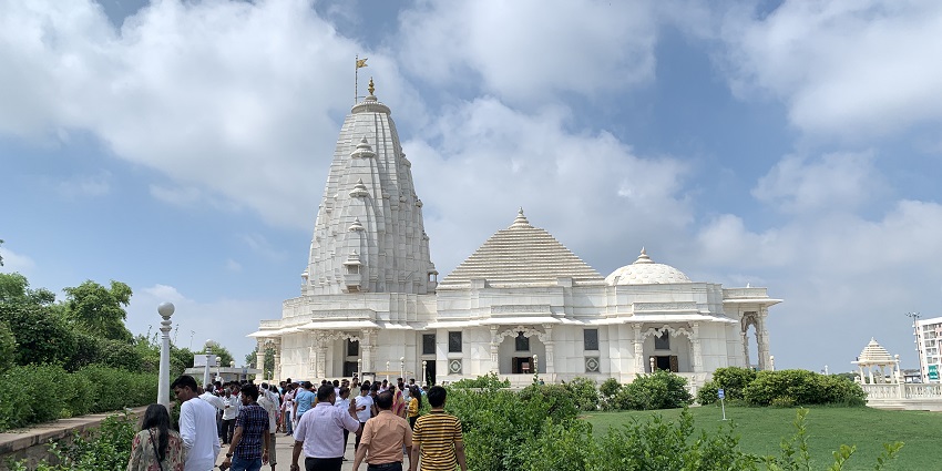 Birla Mandir, bustling with devotees, is a famous place near Dolls Museum Jaipur.
