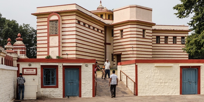 Image of Birla Museum, a Bhopal tourist place with ancient art and sculptures
