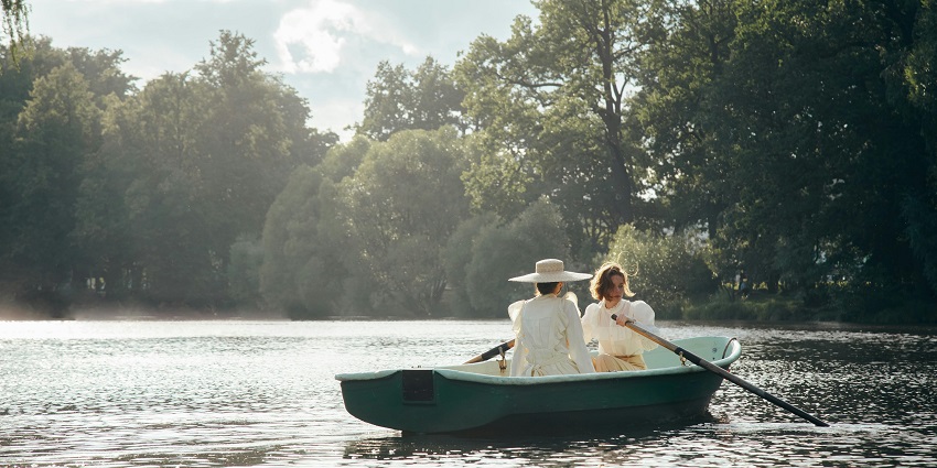 Enjoy the exciting boat rides on your visit to the famous Kolleru Wildlife Sanctuary.