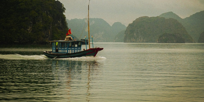 You can get many boats and ferries to reach Tuan Chau Island.