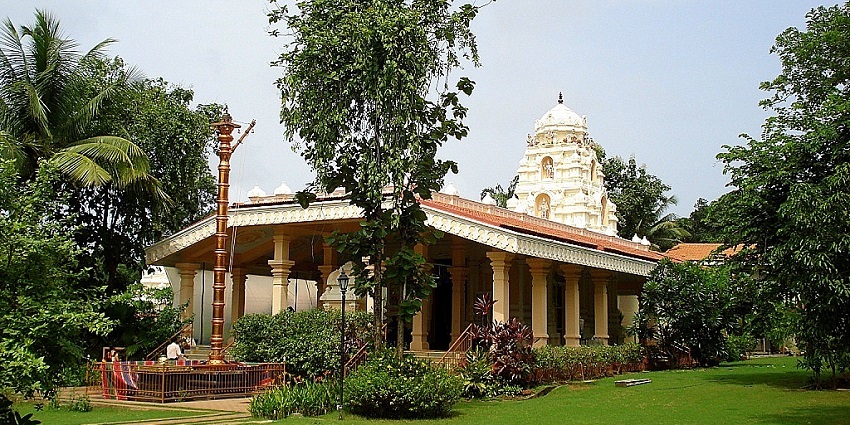 Bodhgeshwar Temple is one of the best religious places to visit in North Goa, near Mapusa.