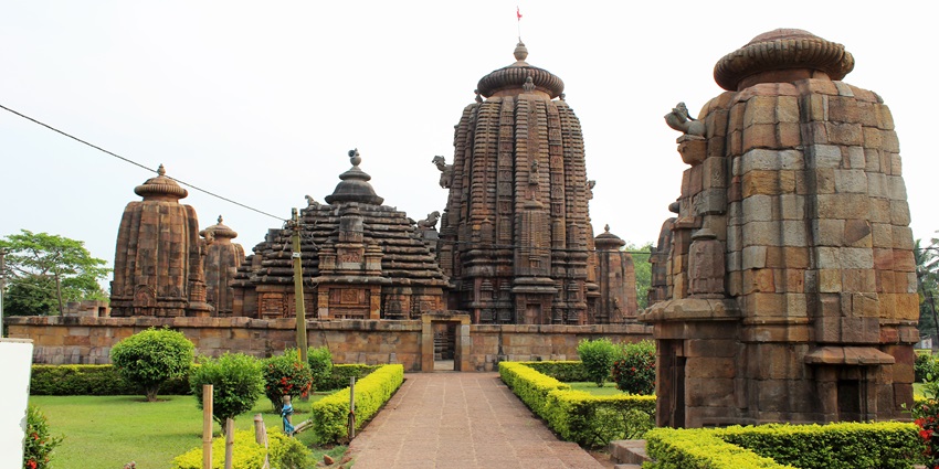 Brahmeswara Temple, 9th-century Shiva shrine with stunning stone carvings