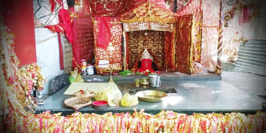 Budharaja Temple is located in Sambalpur region and witnesses Shiva devotees regularly.