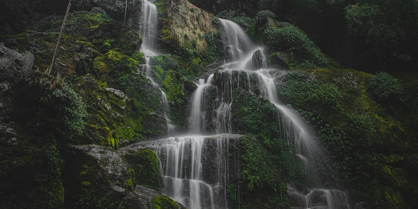 Bumla Falls is one of the most beautiful and scenic waterfalls in Arunachal Pradesh.