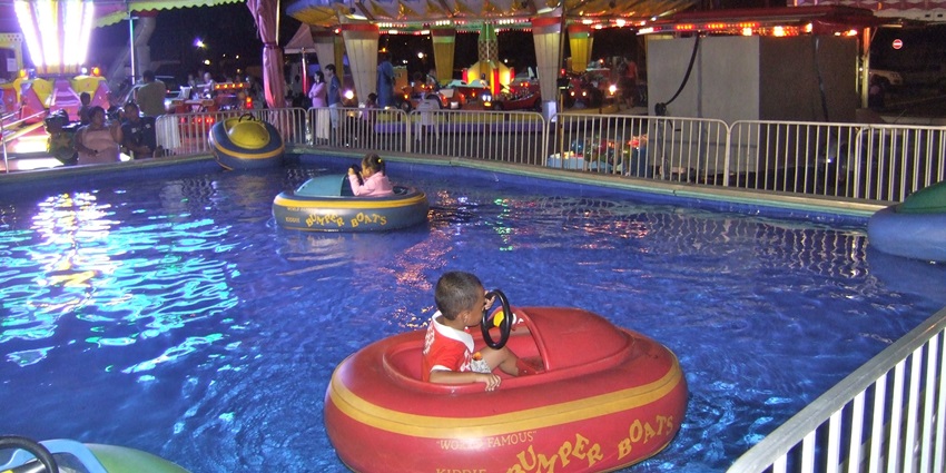 Bumper Ride is an activity where the rider bounces on water waves and enjoy views.