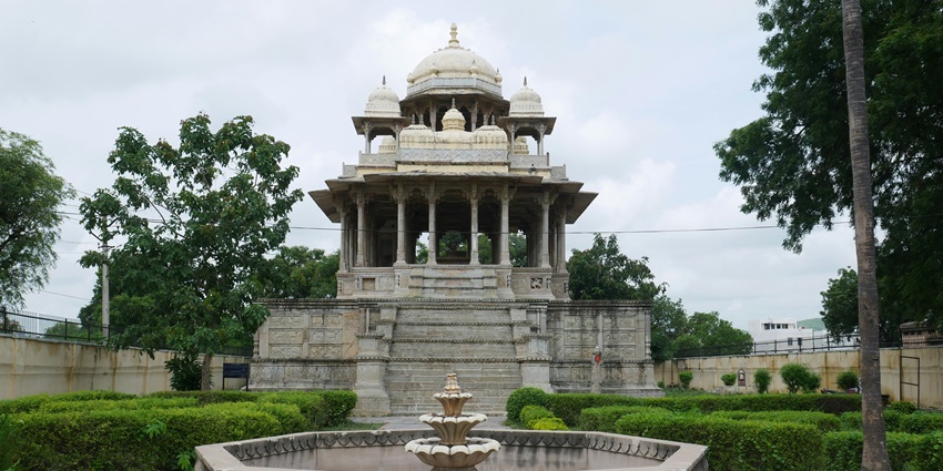 A view of Bundi Palace, a historical structure one of the places to visit near Kota.