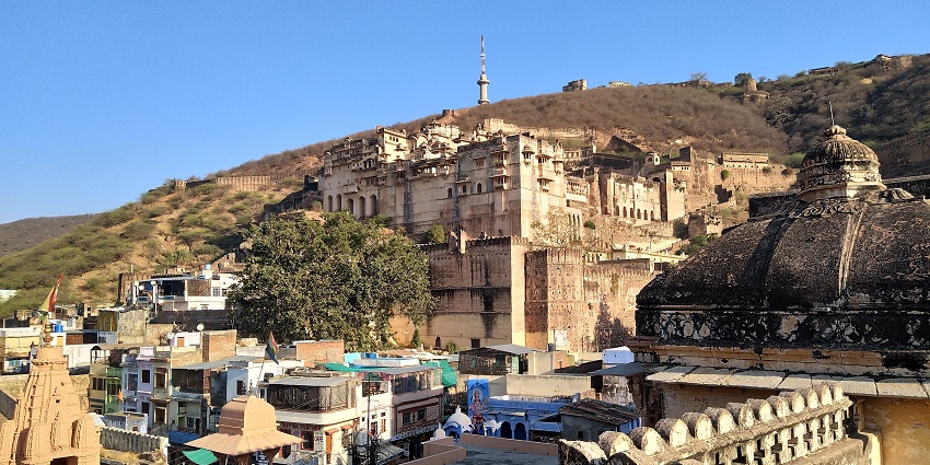 Image of Garh Palace is considered to be one of the finest examples of Rajput Architecture