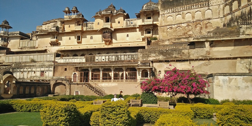 Cherish scenic views of Bundi's architecture, showcasing the cityscape amidst greenery.