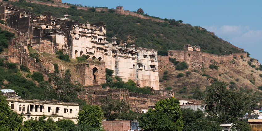 The grand Bundi Palace is one of the best places to visit near the Ranthambore region.
