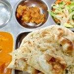 Butter Chicken is one of the most popular non veg street food in Delhi for foodies to try