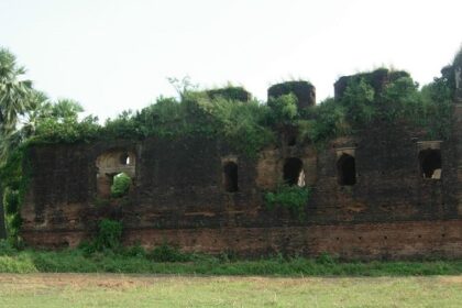 Get to unveil the rich cultural heritage of the strong fortified town in the state of Bihar.