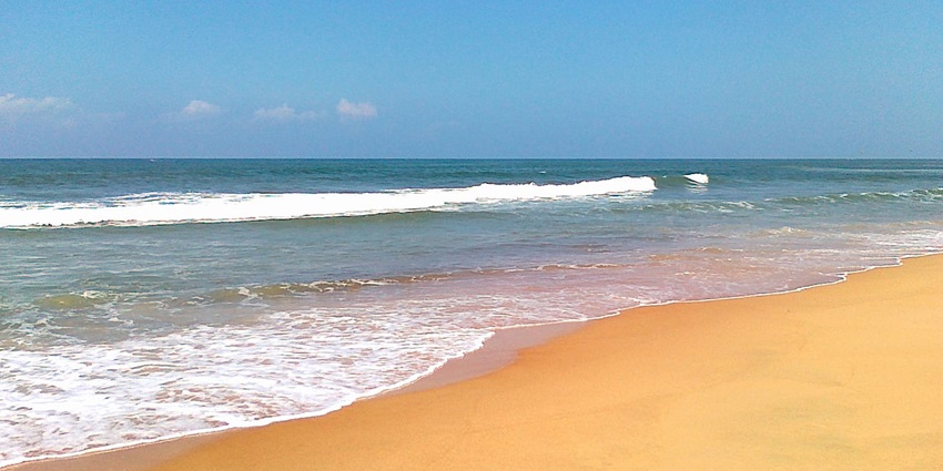 A marvellous view of the Candolim Beach, one of the best places around doodh waterfalls.