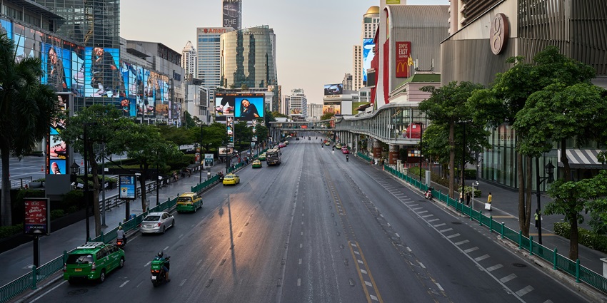 A faraway shot of the Central World Mall, known as best shopping mall in Bangkok.