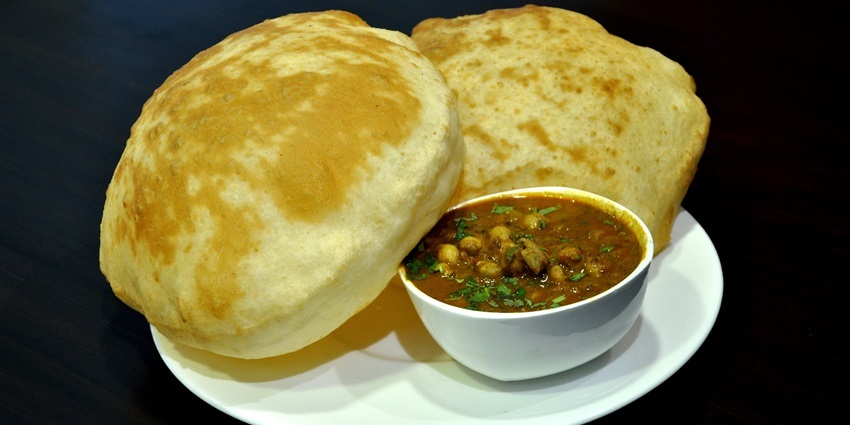 Chache di hatti is one of the best places to serve full course meals along with quick snacks