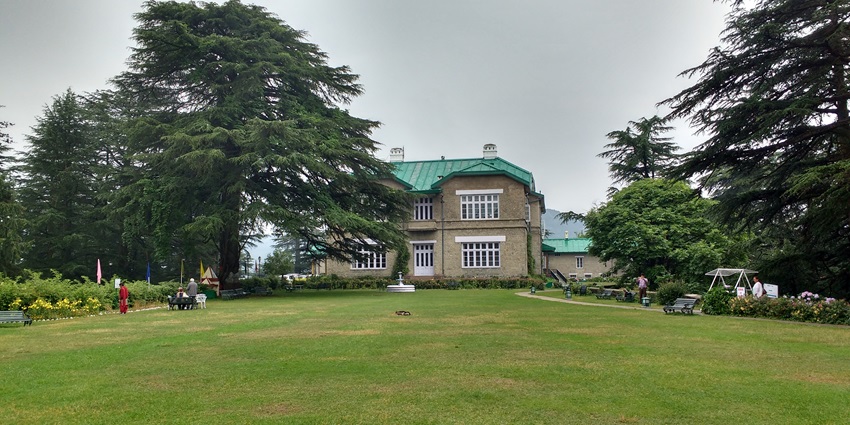 Image of the Palace in Chail having a lawn, bar, dining room and other modern amenities