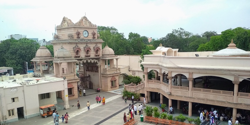 The temple complex with devotees moving everywhere in the premises.