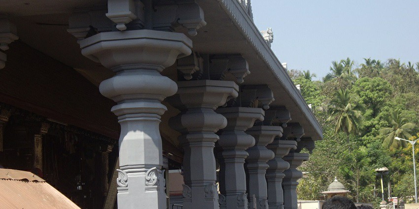 The pillars of Champakadhama Swamy Temple.