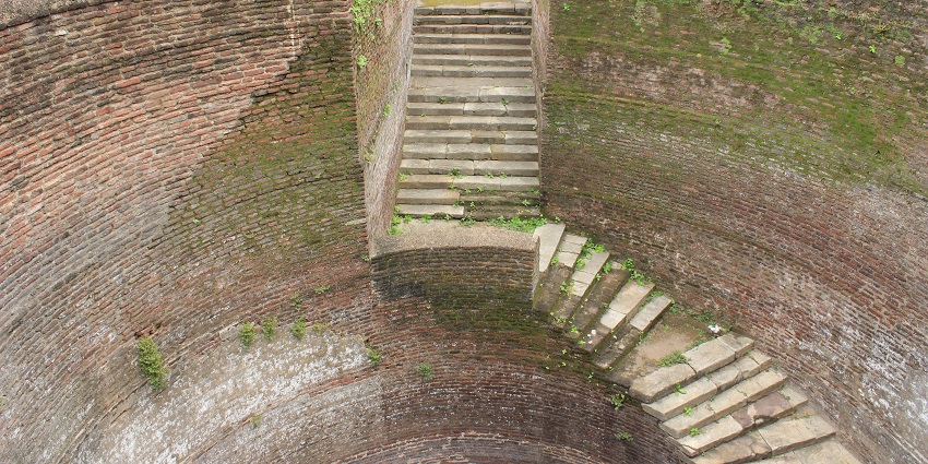 Ancient ruins and lush hills of Champaner-Pavagadh Archaeological Park