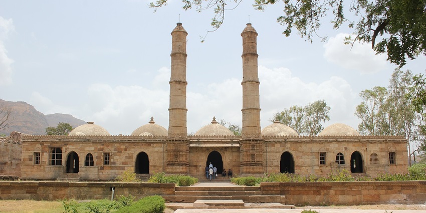 Explore Champaner-Pavagadh Archaeological Park, a place to visit near Dabhoi Fort.