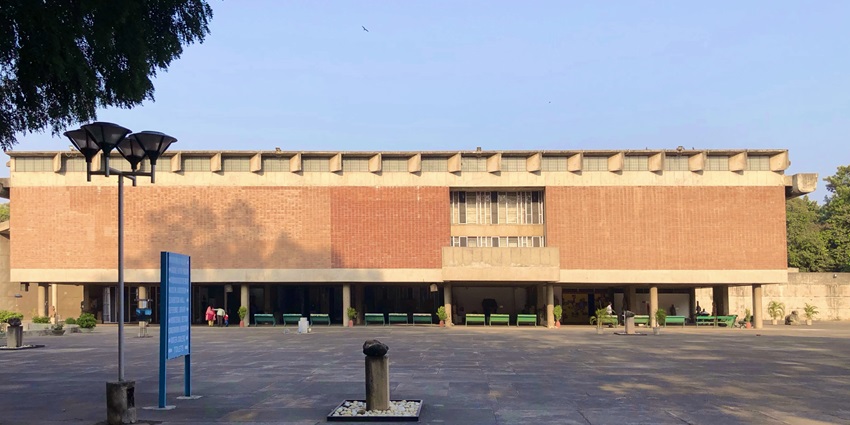 An exterior view of the Chandigarh Museum and Art Gallery, a knowledgeable place for families to visit in Chandigarh.