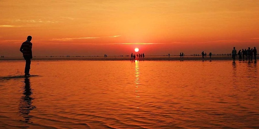 A beautiful sunrise at Chandipur Beach, a must-visit place near Raibania Fort, Odisha.