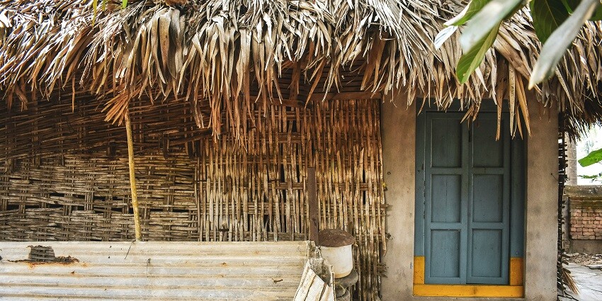 An abandoned hut in Chandni Village, one of the famous haunted places in Udaipur.