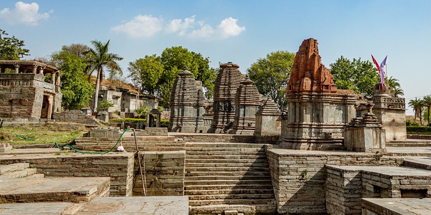 The Chandrabhaga temple seen on a sunny day with beautiful surroundings.