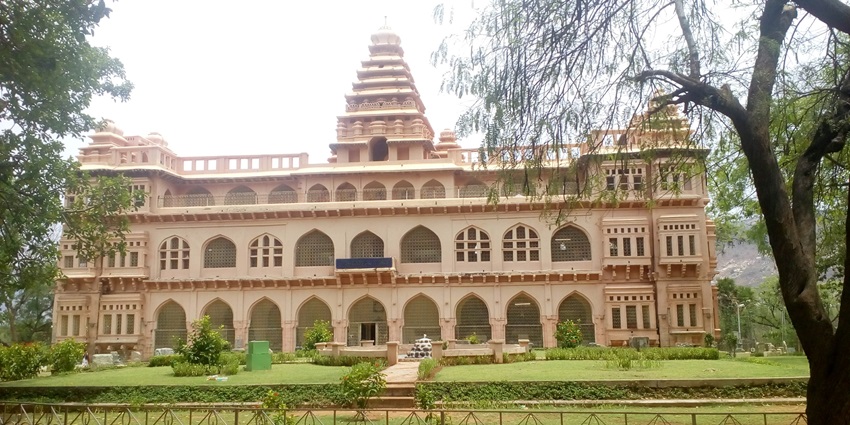 Immerse yourself in some history and archaeological wonder of the iconic Chandragiri Fort.
