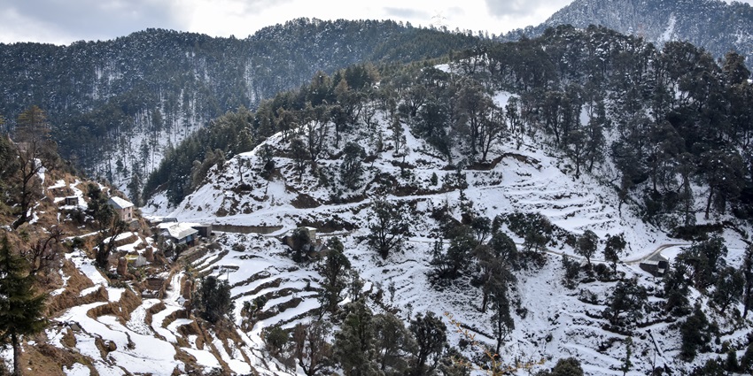 Chandrakani Pass provides a trek with one of the most breathtaking views during hiking in Manali.