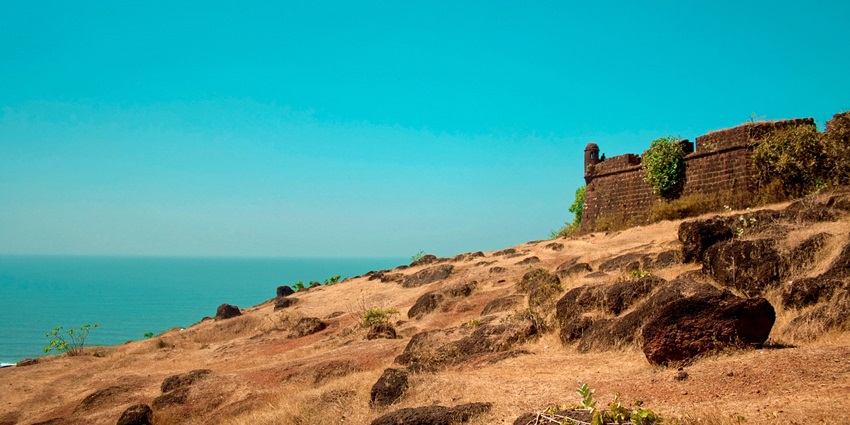 Chapora Fort is a historic and ancient fort, popular for its panoramic and stunning views.