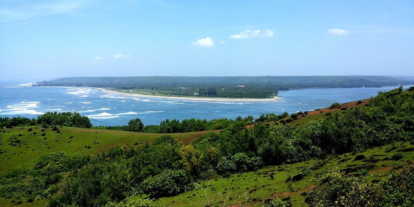 Image of Chapora fort sea meeting river - one of the best places to visit near Candolim