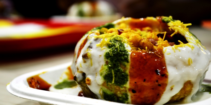 Raj kachori offers an explosion of flavours with the ideal blend of sweet and tangy chutney