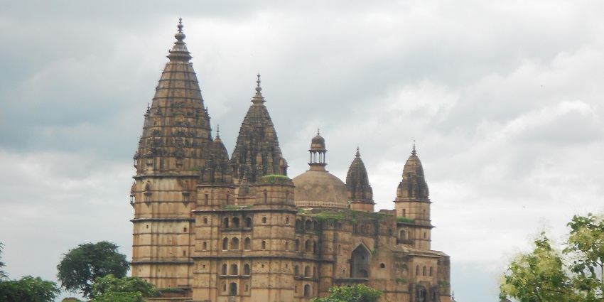 View the unique architecture and icon of Lord Rama, the Chaturbhuj Temple, one of the best places to visit in Orchha.
