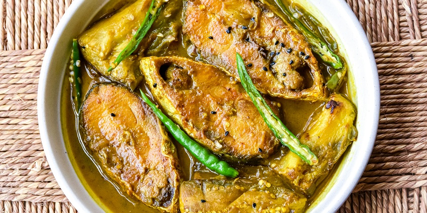 Chepala Pulusu made of fish and Andhra spices, one of the best foods in Rajahmundry.