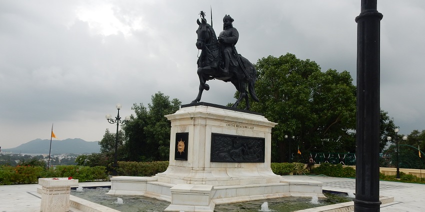 Chetak Park is dedicated to the horse of the famous leader Maharana Pratap.