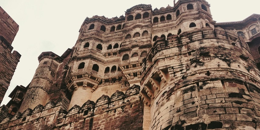 Close up view of the walls reflecting the unique architecture style