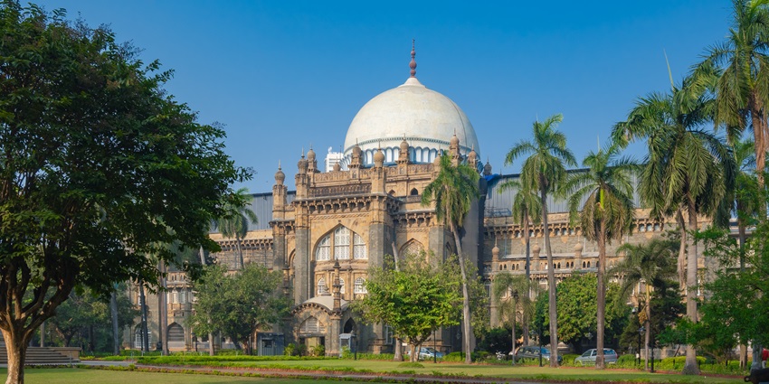 Cultural institution, Maharashtra featuring historical artefacts, art, and serene gardens