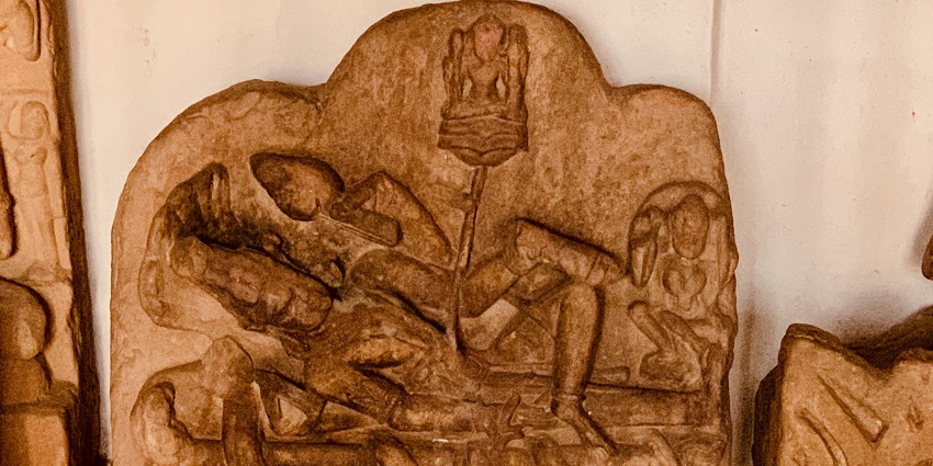 Idol of sleeping Vishnu in the Museum of Chhattisgarh with Lord Brahma and Lakshmi beside. Viewers of this file can see comments and suggestions