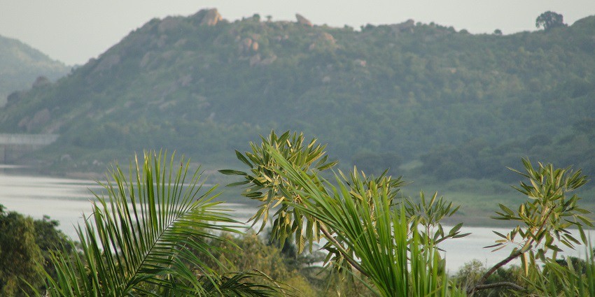 The panoramic view of large hills, a relaxing view for the tourists.
